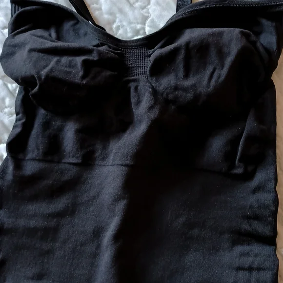 SKIMS by Kim Kardashian - Picture 4 of 8